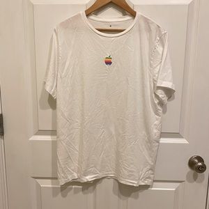 Apple logo T-shirt